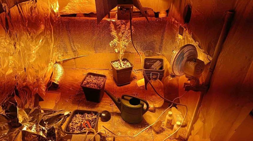 Ev değil sanki uyuşturucu imalathanesi