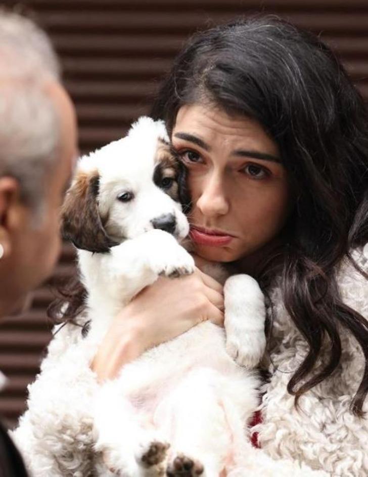 İnci Taneleri'nin Dilber'i Hazar Ergüçlü'den eleştirilere bomba gönderme! "Neyden rahatsız olduysanız..." G4