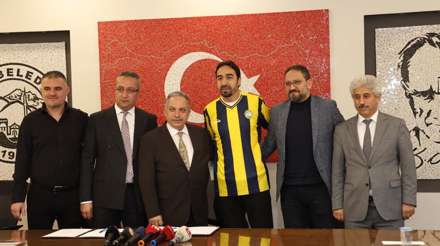 43 yaşındaki İbrahim Öztürk gençlere taş çıkartıyor! Yeni takımıyla 2.5 yıllık sözleşme imzaladı