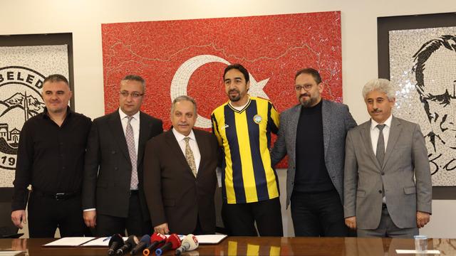 43 yaşındaki İbrahim Öztürk gençlere taş çıkartıyor! Yeni takımıyla 2.5 yıllık sözleşme imzaladı