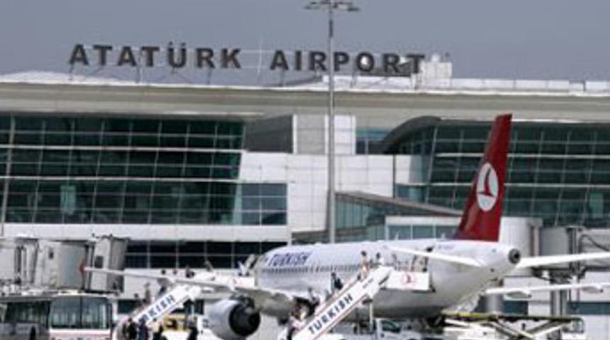 Atat&uuml;rk Havalimanı'nda garaj &ccedil;atısı &ccedil;&ouml;kt&uuml;