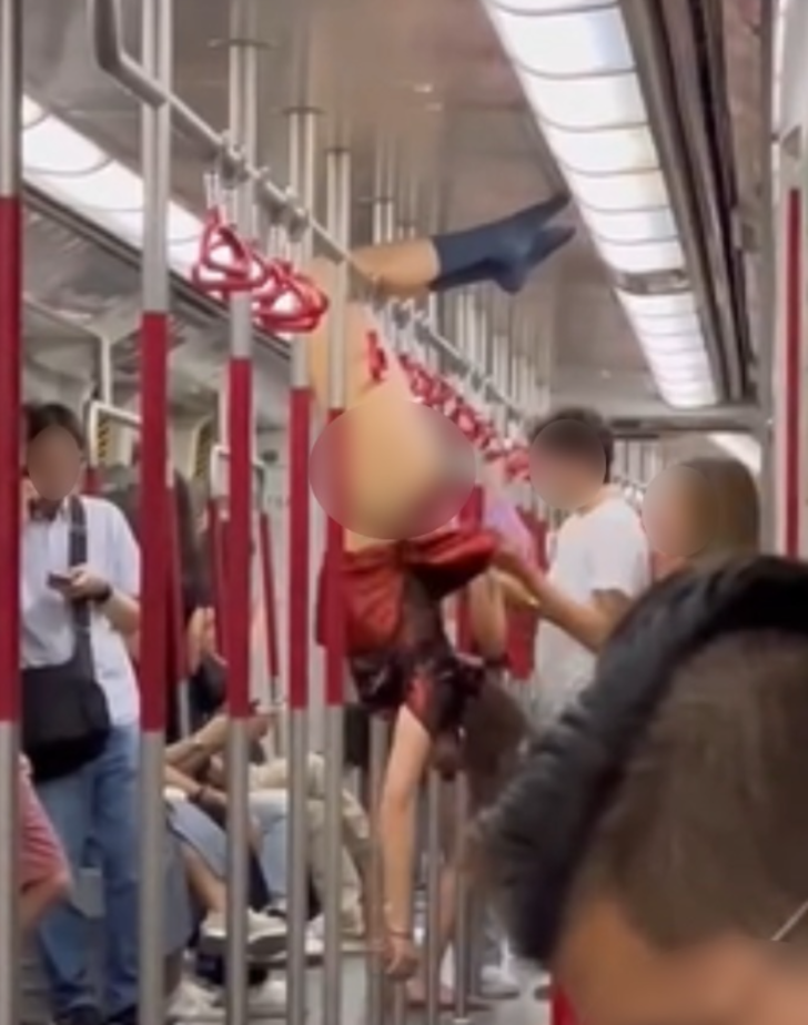 Bir gören bir daha baktı! Trende demirlere yaslanıp baş aşağı asılı kaldı... "Bunu neden yapmış ki?" G2