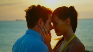 Sezen Aksu'nun İki Delilik şarkısına Aşk Mevsimi klibi!  