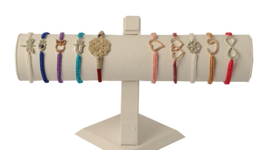 Sevgiyle &Ouml;r&uuml;len Bileklikler