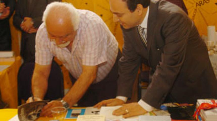 Diyarbakır'da ilk kitap fuarı başladı