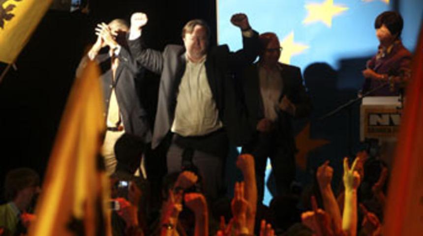 '&Uuml;lkeyi b&ouml;leceğim' dedi, zafer kazandı!