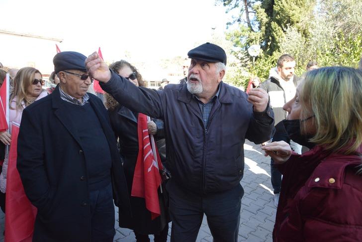 CHP, İzmir'de aday göstermişti! 'İthal aday istemiyoruz' diyerek kırmızı kartla protesto ettiler G3