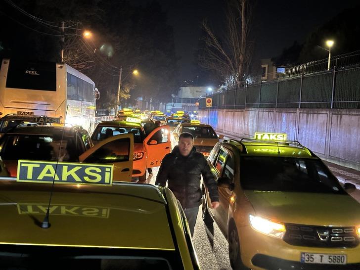 Bir şehir dün gece uyumadı! 250 taksi konvoy oluşturdu: Oğuz Erge'nin arkadaşları alkışlarla protesto etti G2