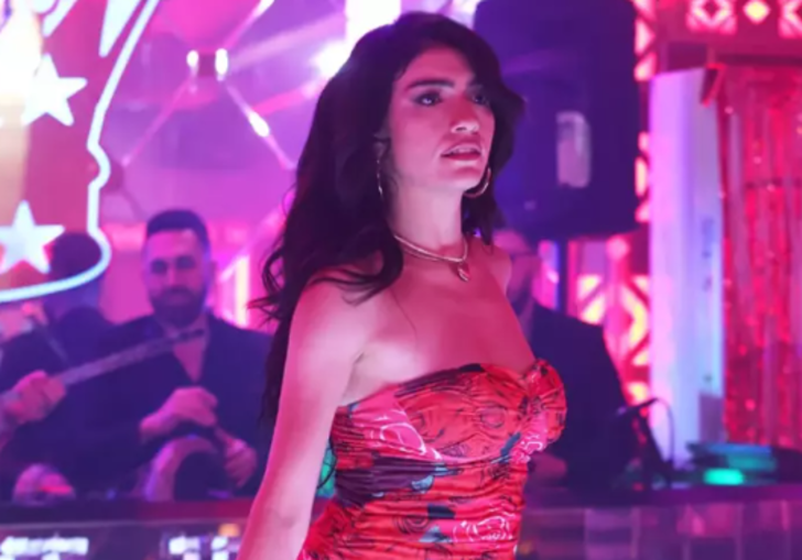 İnci Taneleri'nin Dilber'i Hazar Ergüçlü yeni dansıyla yine gündem oldu! 'Dilber aklın başına gelsin'   G1