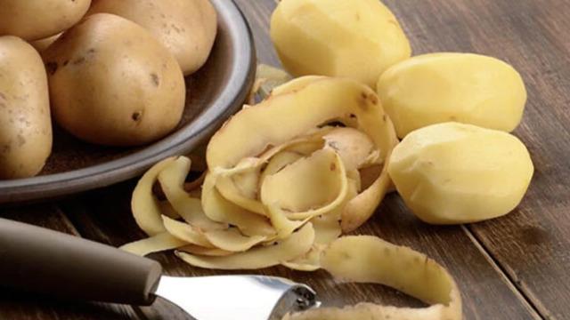 Sakın çöpe atmayın! Patates kabuklarının hayat kolaylaştıran kullanım alanları