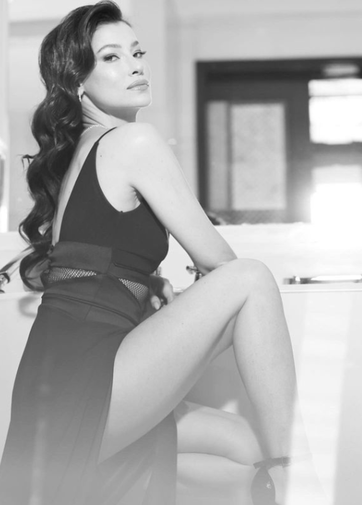 Kızılcık Şerbeti'nin Alev'i Müjde Uzman banyo pozlarıyla olay oldu! Yorum yağdı  G2