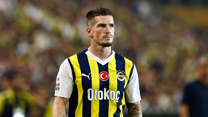 Fenerbahçeli Ryan Kent'in menajeri Lazio'ya imzayı attı, kendisi takımda kaldı! Transfer son saniyede iptal oldu 18363687-728xauto