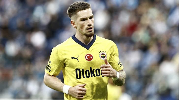 Fenerbahçeli Ryan Kent'in menajeri Lazio'ya imzayı attı, kendisi takımda kaldı! Transfer son saniyede iptal oldu 18363690-728xauto