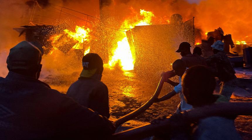 Alevler apartmanları yuttu! Kenya'da doğal gaz patlaması: Yüzlerce kişi yaralandı