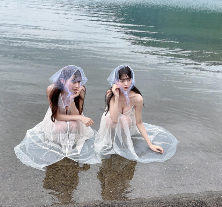 Kimisi 'yapay zeka' kimisi ise 'gerçek' dedi! İkiz kardeşlerin güzelliği görenleri büyüledi... Sosyal medya onları konuşuyor G5