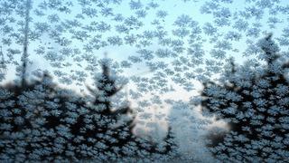 Doğu Anadolu'da akarsular dondu, çatılarda buz sarkıtları oluştu