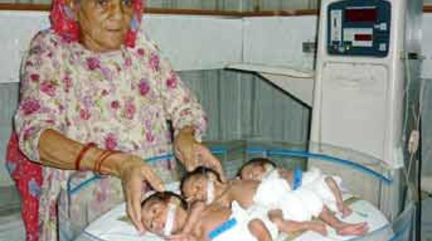 66 yaşında &uuml;&ccedil;&uuml;z annesi