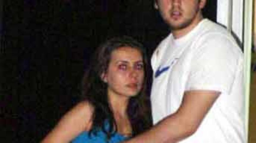 G&ouml;z&uuml;n&uuml;n &ouml;n&uuml;nde &ouml;ld&uuml;