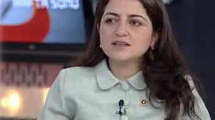 Milletvekili sesiyle b&uuml;y&uuml;ledi