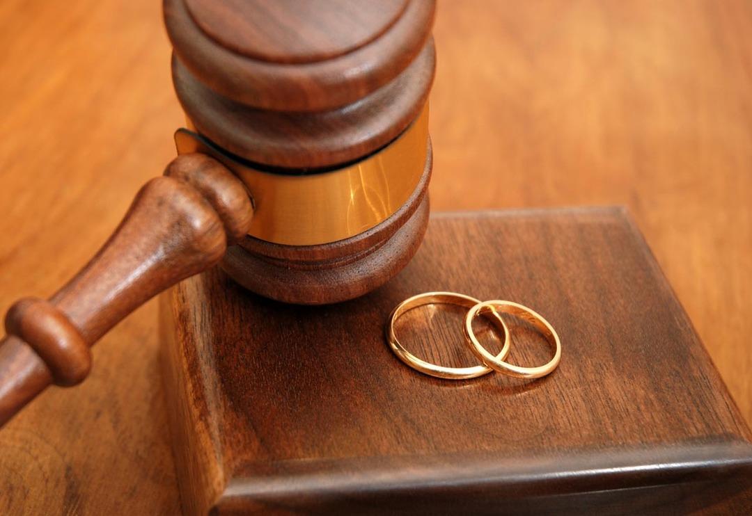 Elektrik harcayacak diye beyaz eşyaları kurdurmadı, piknik t&uuml;p&uuml;nde yemek yaptırdı! Yargıtay'dan 'cimri' koca i&ccedil;in karar