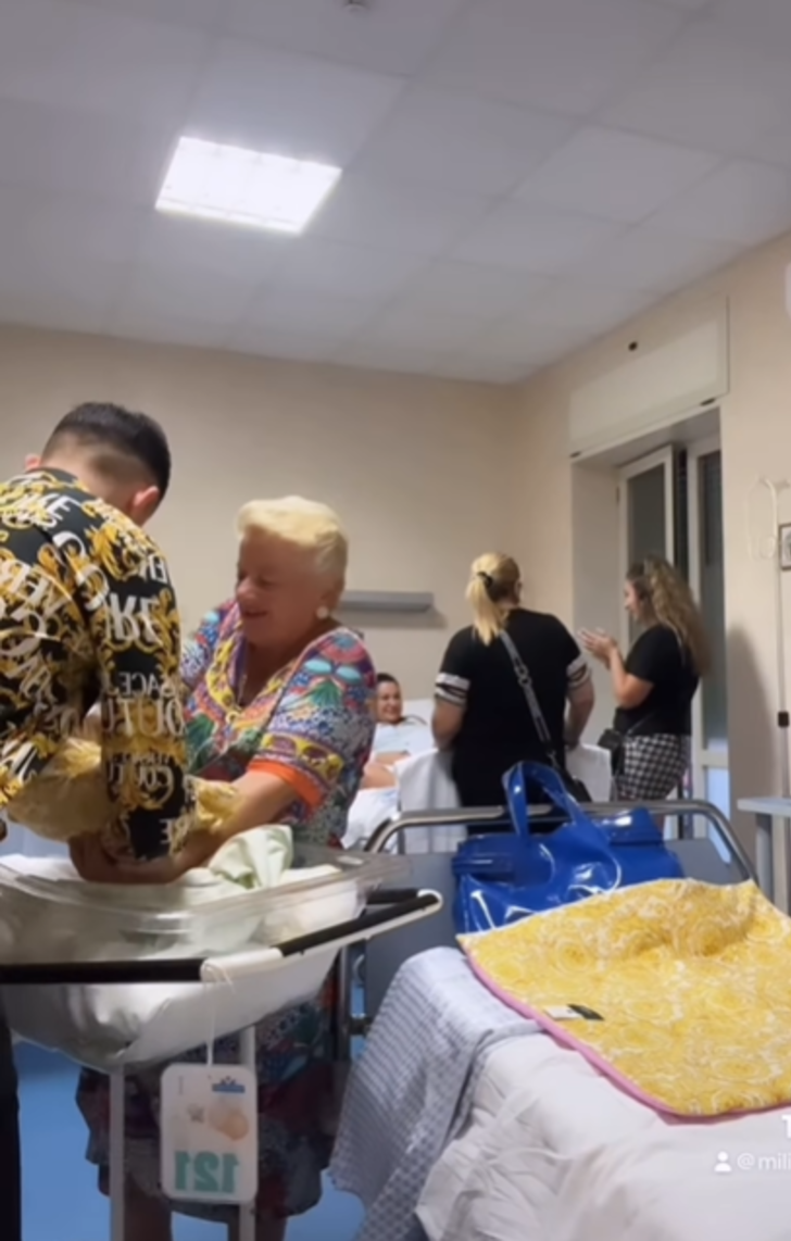 Kendisi 77 kocası 19 yaşında! TikTok'ta gündem yaratan hamilelik videosu... Bebeklerini göstererek viral oldular G3