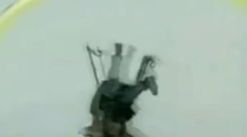 Paraş&uuml;t&ccedil;&uuml; 'kaya gibi' &ccedil;akıldı