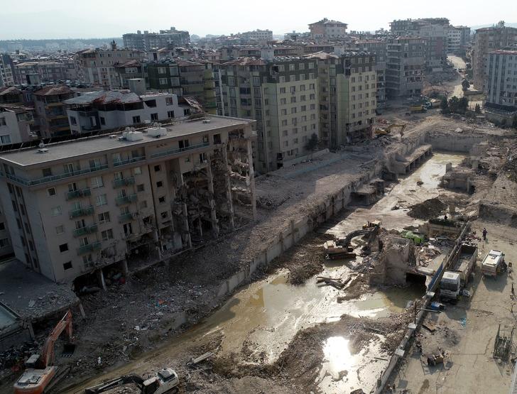 6 Şubat'ta yerle bir olan binalar çökmemiş(!) Rönesans Rezidans'ın müteahhidinden akılalmaz sözler G3