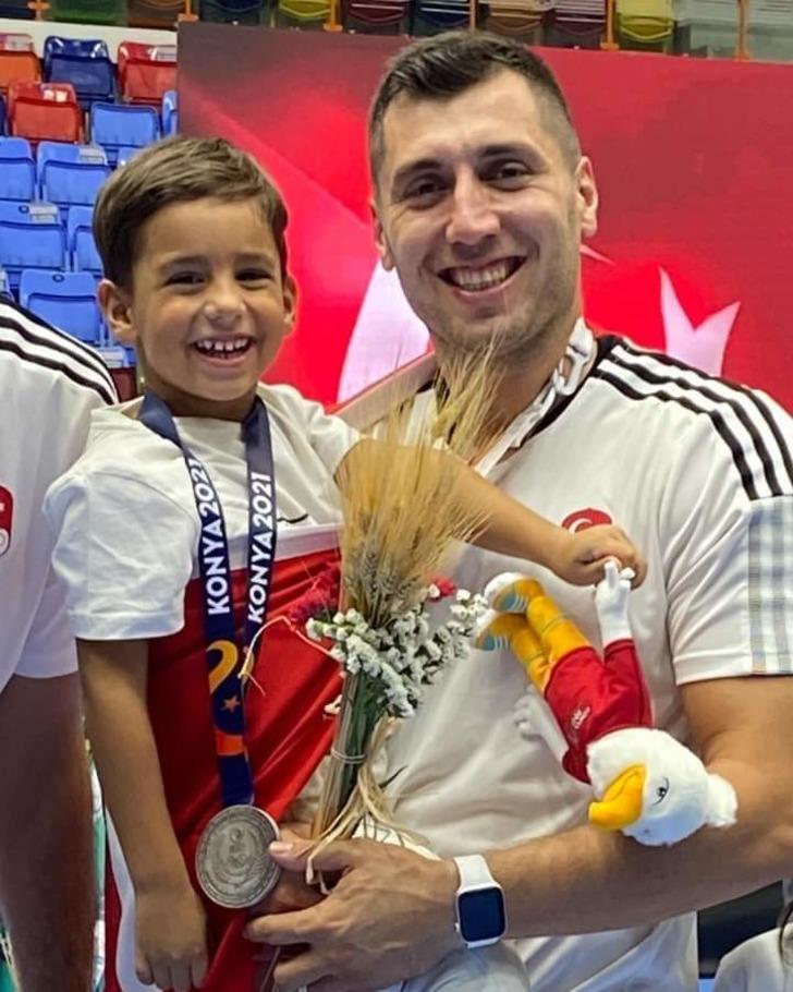 6 Şubat'ta yerle bir olan binalar çökmemiş(!) Rönesans Rezidans'ın müteahhidinden akılalmaz sözler G4