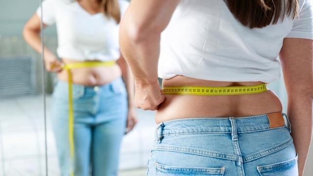 Farkında bile olmadan kilo verdiler! Hem egzersiz yapıyor gibi hem yapmıyor gibi... Gündelik işlerle kalori yakmanın 9 formülü