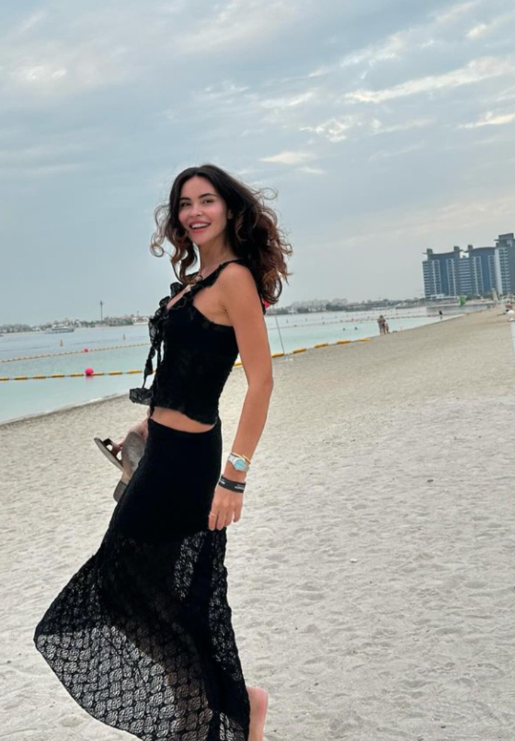 Dubai'ye tatile giden Volkan Demirel'in eşi Zeynep Sever Demirel dantelli eteğiyle büyüledi! "Volkan'a saygımdan bakmadım" G5