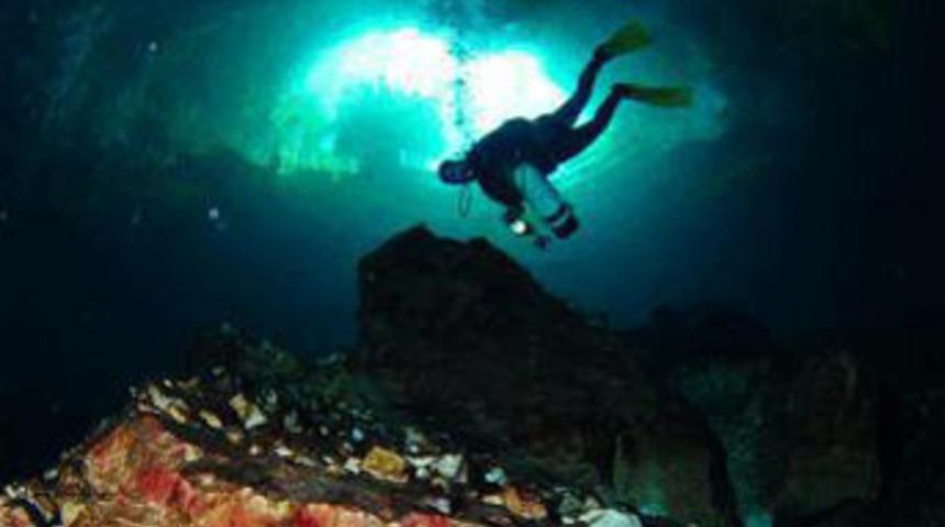 Suluin mağarasının derinliklerine inildi