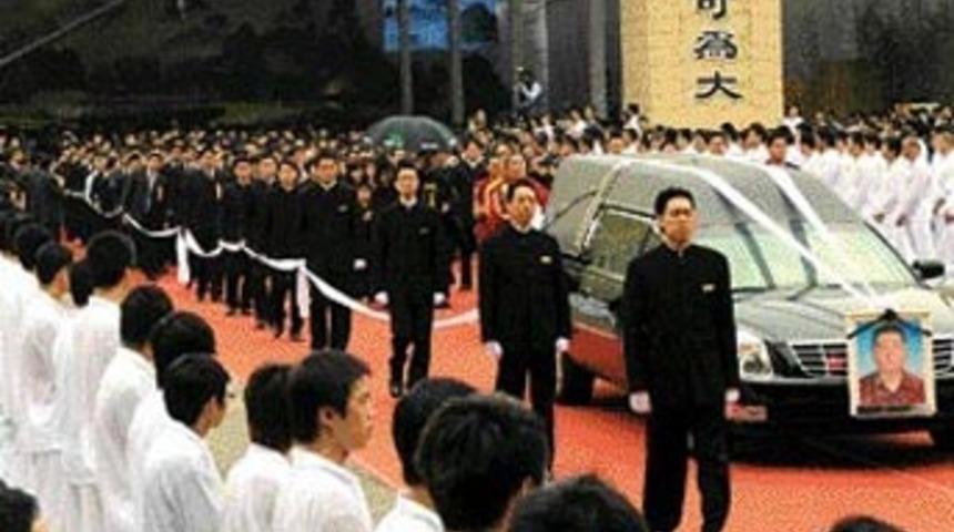 Mafya babasına devlet t&ouml;reni