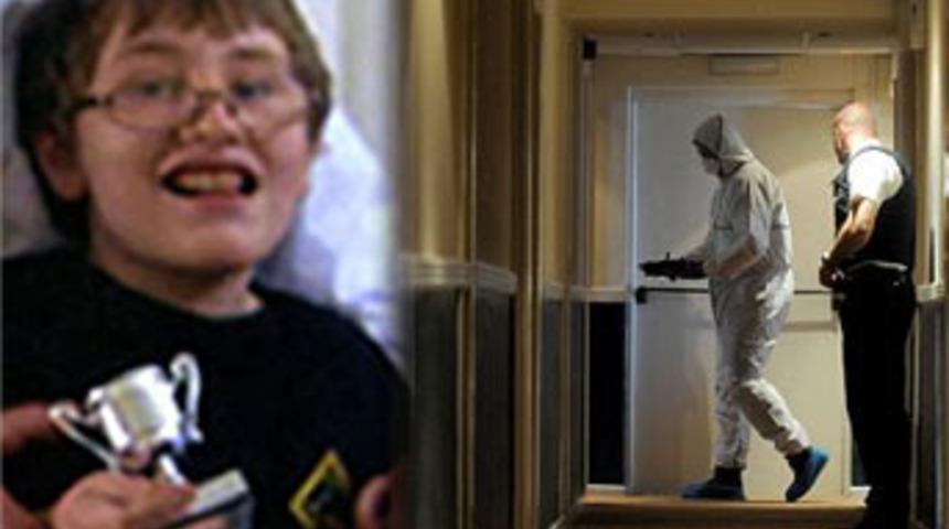 Dalga ge&ccedil;mesinler diye oğlunu &ouml;ld&uuml;rd&uuml;