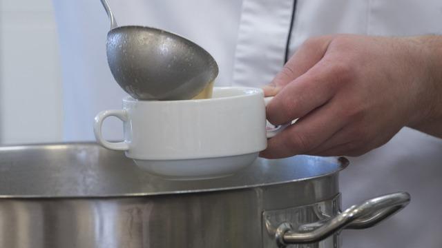 Türkiye'nin hem ‘en sevilen’ hem de ‘asla yemem’ denilen çorbası olmuştu! Canan Karatay konuştu: Kolajen vardır, en doğal proteindir