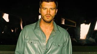 Aile'nin yıldızı Kıvanç Tatlıtuğ'un abisini görenler şaşkınlığını gizleyemedi! Bu kadar mı benzemez