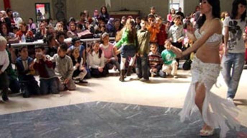 Dans&ouml;z okul m&uuml;d&uuml;r&uuml;n&uuml; işinden etti