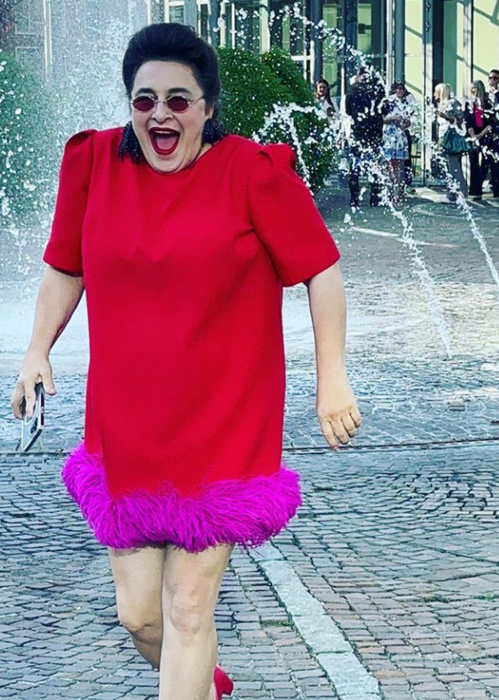 Esra Dermancıoğlu sosyal medya hesabından karavan pozunu paylaştı! Yorum yağdı G3