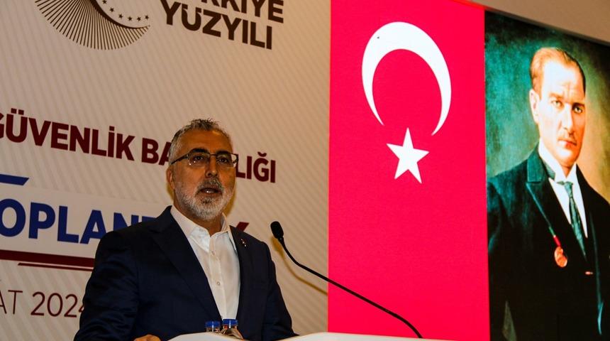 Vedat Işıkhan'dan SGK için dikkat çeken sözler! 'Gıptayla bakılan bir Sosyal Güvenlik Sistemi'ni yönetiyoruz'