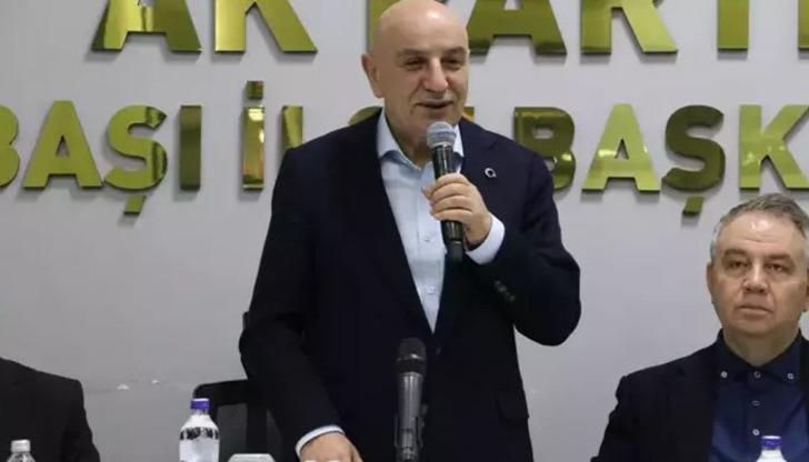 Emekliye ayda 5 bin TL, kiracıya konut! Ekonomik vaatlerde Turgut Altınok ve Mansur Yavaş karşı karşıya geldi 'Aslında Cumhurbaşkanı'nı eleştiriyor' G5