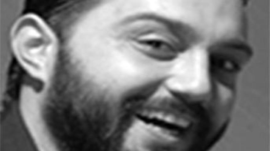 Gen&ccedil; tiyatrocunun sır &ouml;l&uuml;m&uuml;