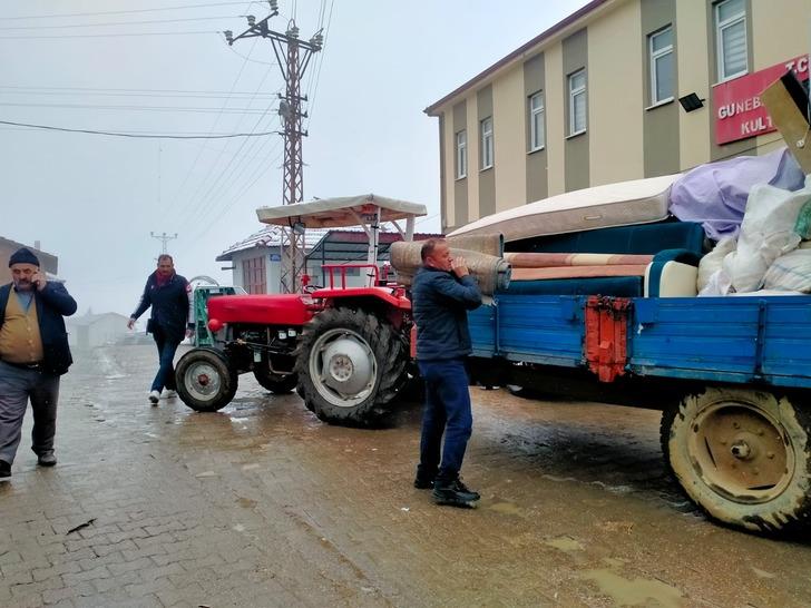 Köyde panik! Yollarda ve duvarlarda çatlaklar oluştu... Evler tahliye edildi 'İçeriye girişi yasaklayacağız' G5