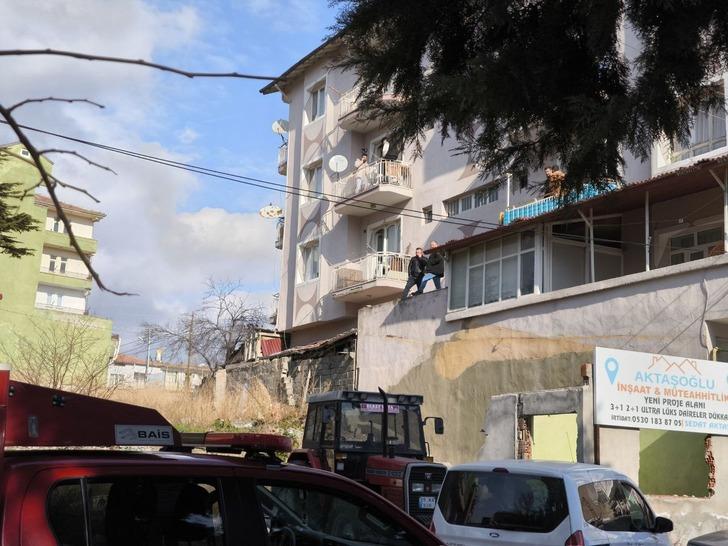 Mahallede hareketli anlar! Meraklı bakışlarla izlediler G2