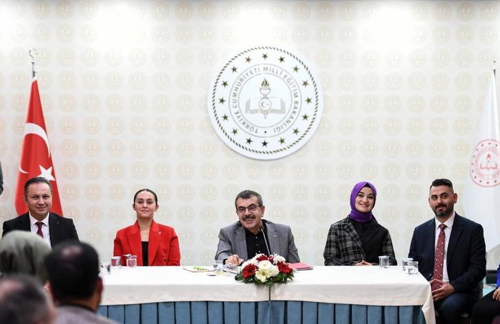 Milli Eğitim Bakanı Yusuf Tekin'den müfredat değişikliği açıklaması: 'Çalışmaları tamamladık yakın zamanda paylaşacağız' G1