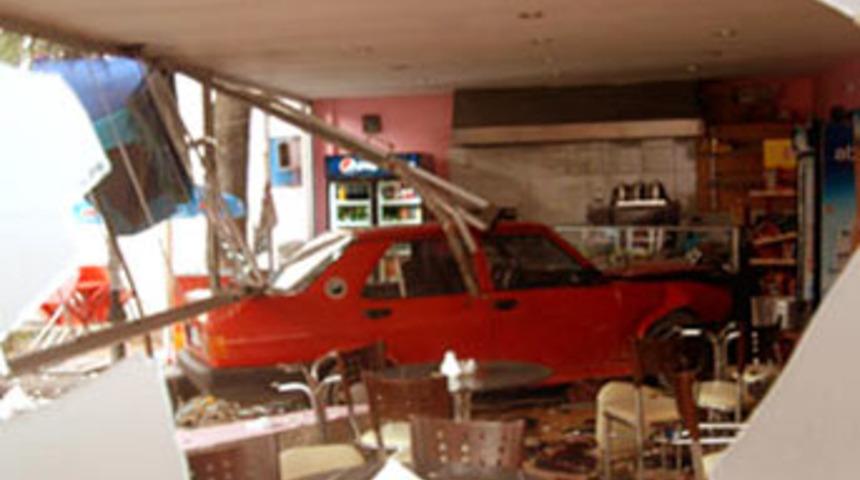 &Ouml;fkeli koca ter&ouml;r&uuml;