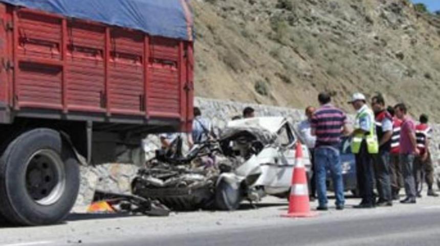 Kamyonun lastiği patladı sandı