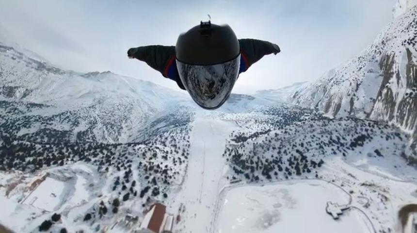 Ergan Dağı'nda 'yarasa adam uçuşu' nefes kesti! 220 kilometre hıza ulaştı