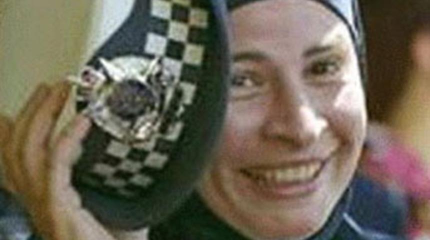 Kadın polislere baş&ouml;rt&uuml;s&uuml; takma izni