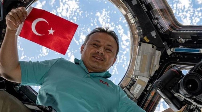 Türk astronot Alper Gezeravcı’nın dönüşü yine ertelendi