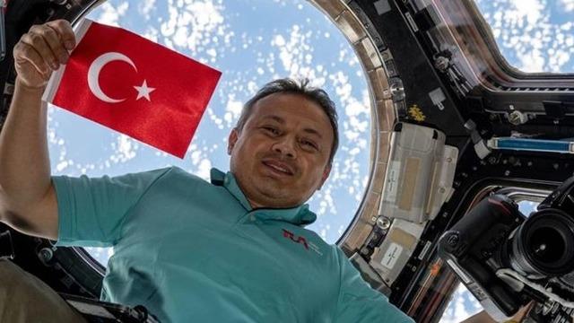 Türk astronot Alper Gezeravcı’nın dönüşü yine ertelendi
