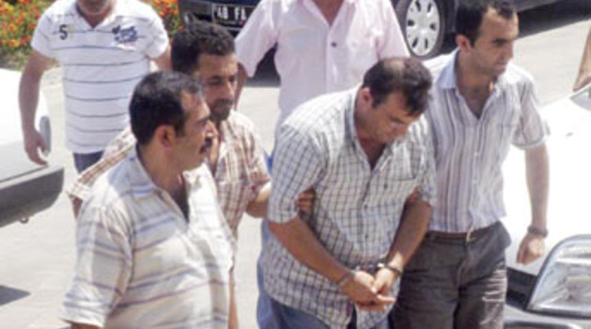 T&uuml;m alacaklılarını &ccedil;ağırdı, kurşuna dizdi